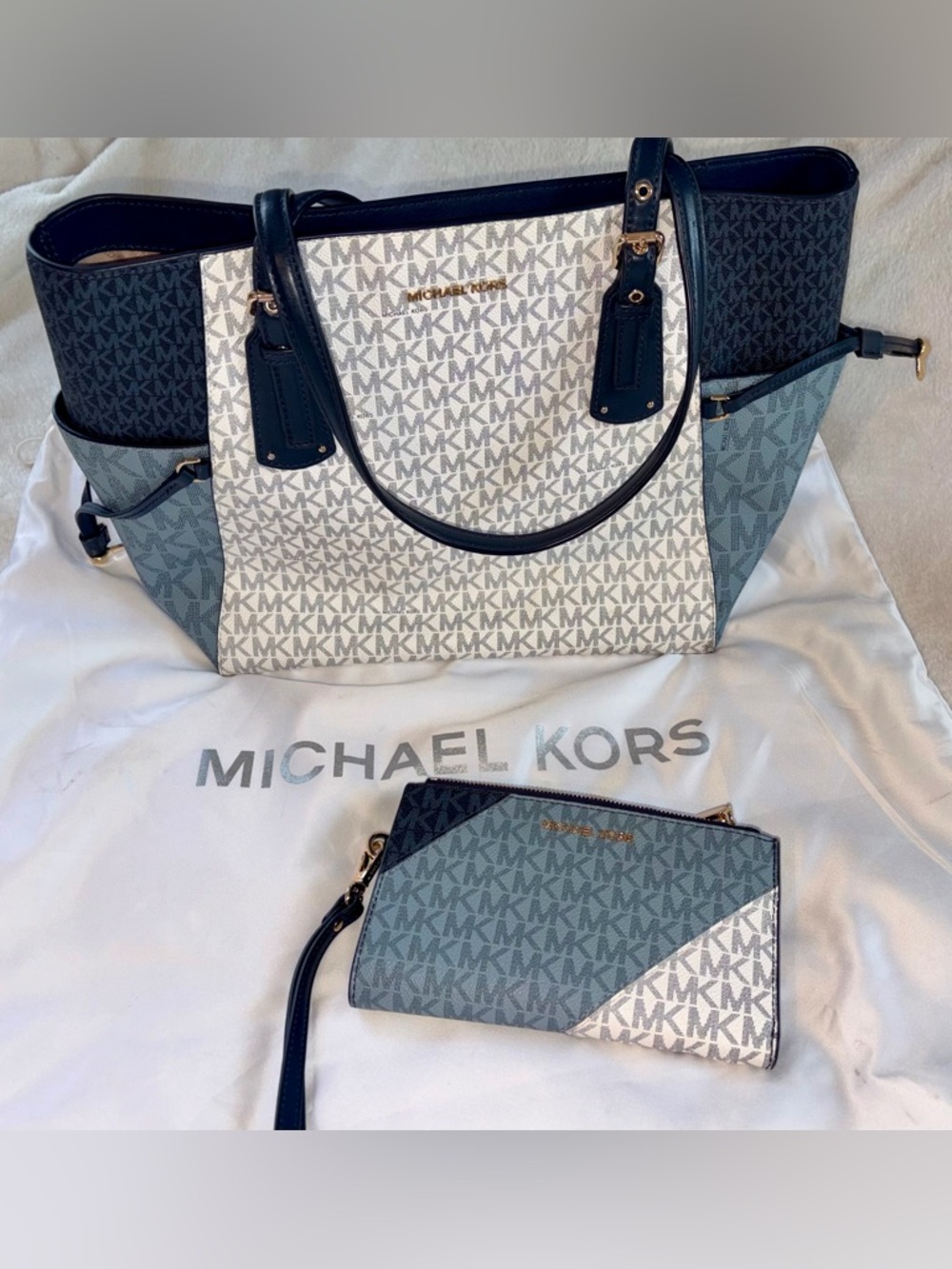 MICHAEL KORS Voyager Bag & Wallet Like New!! - Picture 2 of 15